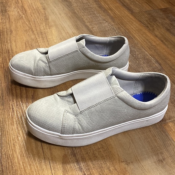 Dr. Scholl's Beige Slip-On Kinney band snake print platform Sneakers size 9 - Picture 1 of 10